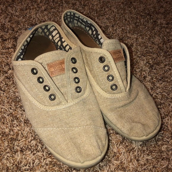 TOMS - Picture 2 of 3
